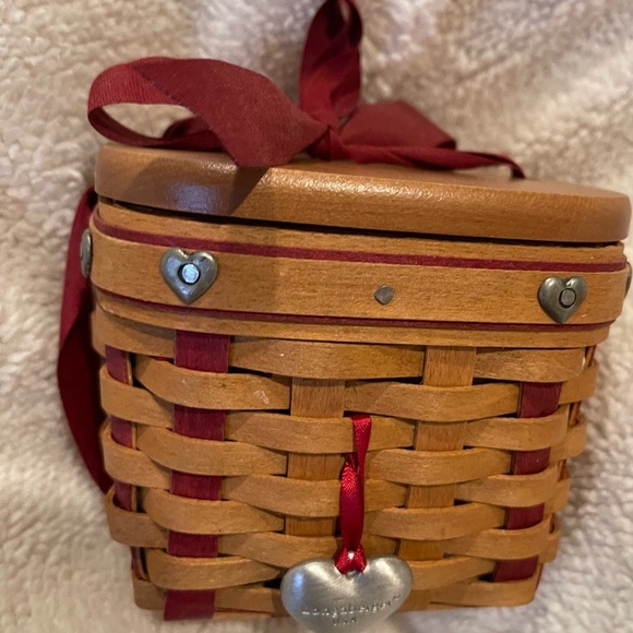 Heart Accented Woven Basket with Red Ribbon Longaberger Sweetheart - Picture 1 of 13